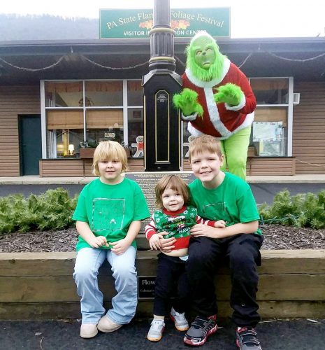 The Grinch provides holiday cheer in Renovo | News, Sports, Jobs - Vimarsana News
